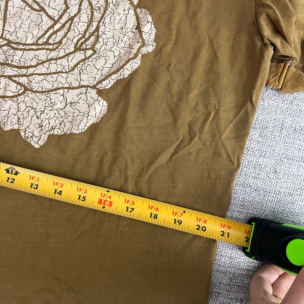 girl dangerous rose tee - Picture 6 of 7